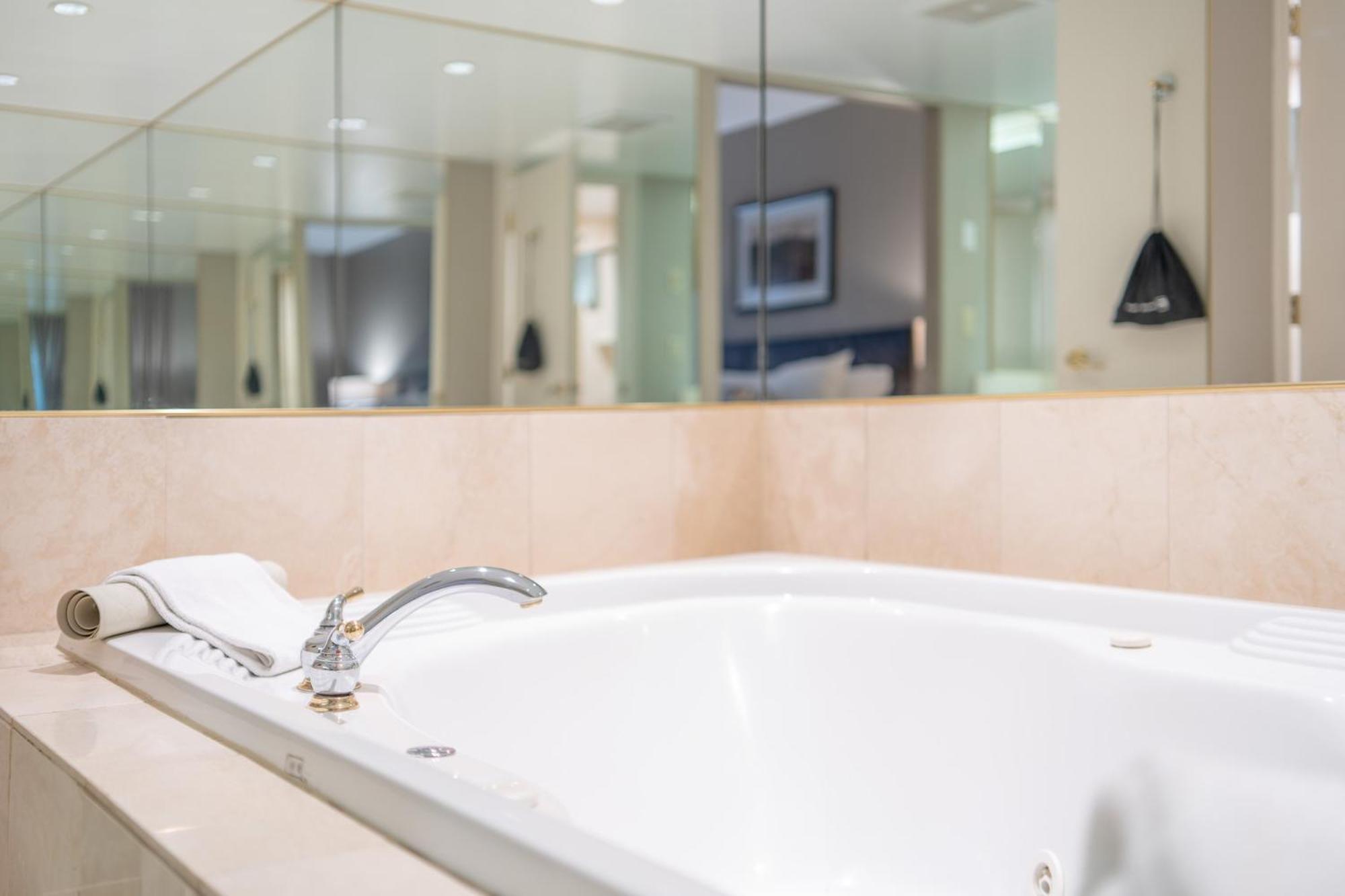 Horseshoe Valley Suites - The Azure Shanty Bay Bagian luar foto